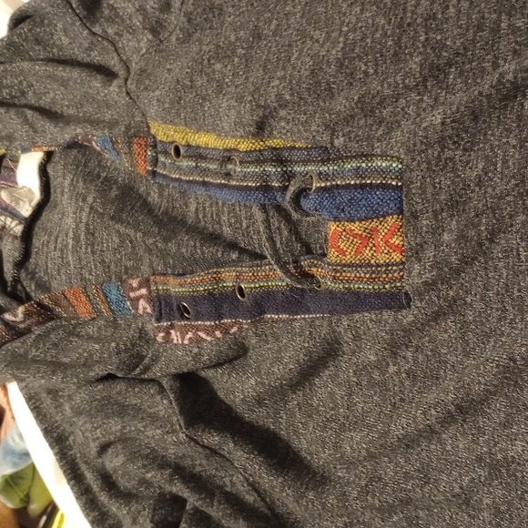 Shirts - Picture 4 of 4